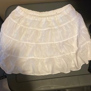 White Abercrombie and Fitch skirt
